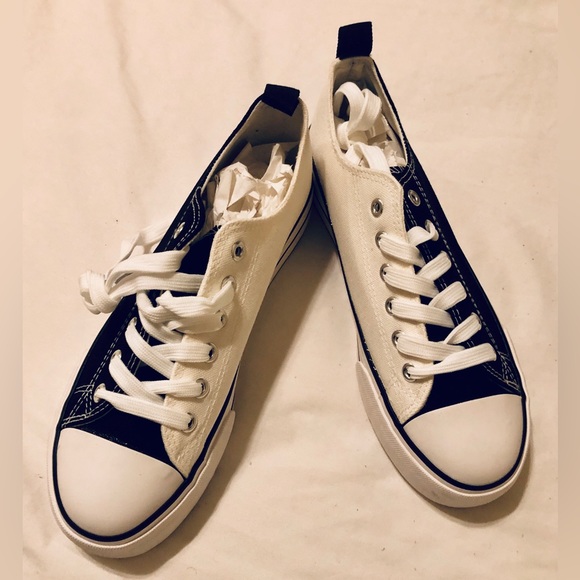 Retro Style Dual Color women’s Sneakers - Picture 1 of 10